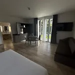 Bis 4* فاريسّي