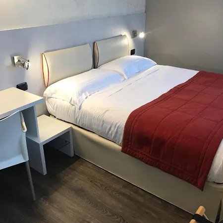 Bis 호텔 4*